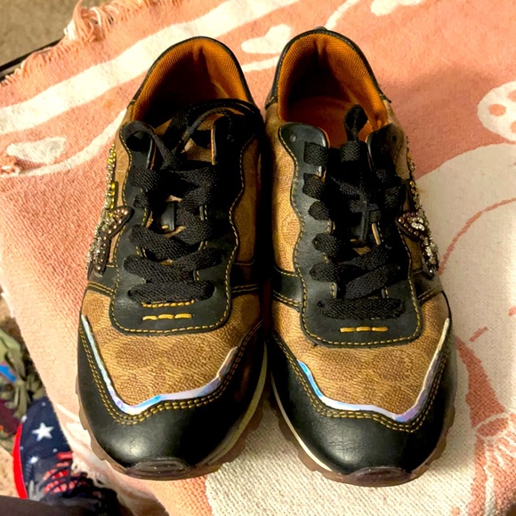 Coach Shoes - Coach C118 Black Floral Lace Up Sneakers 7.5 Make a sparkling statement Used